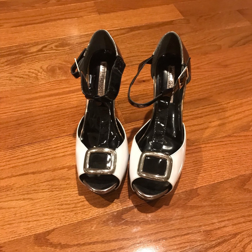 Heels - Picture 4 of 5